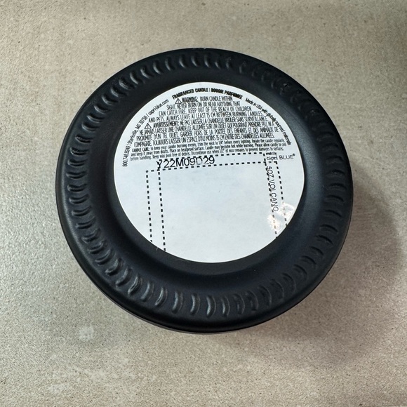 Capri Blue Volcano Candle - Picture 6 of 6